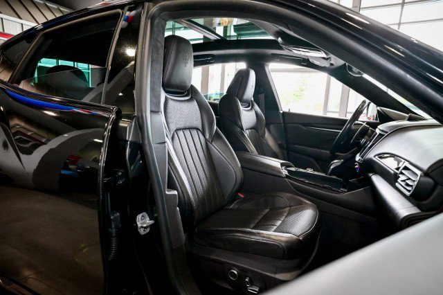 Used 2022 Maserati Levante Modena AWD/4WD image 24