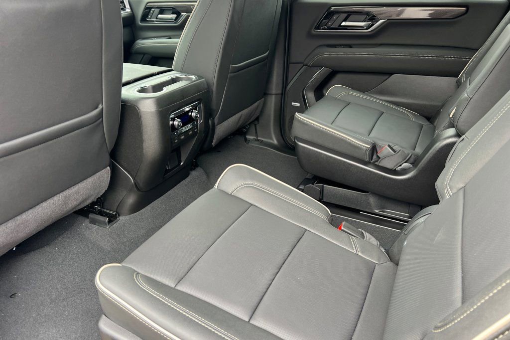 New 2026 GMC Yukon XL Elevation w/ Elevation Premium Package image 9