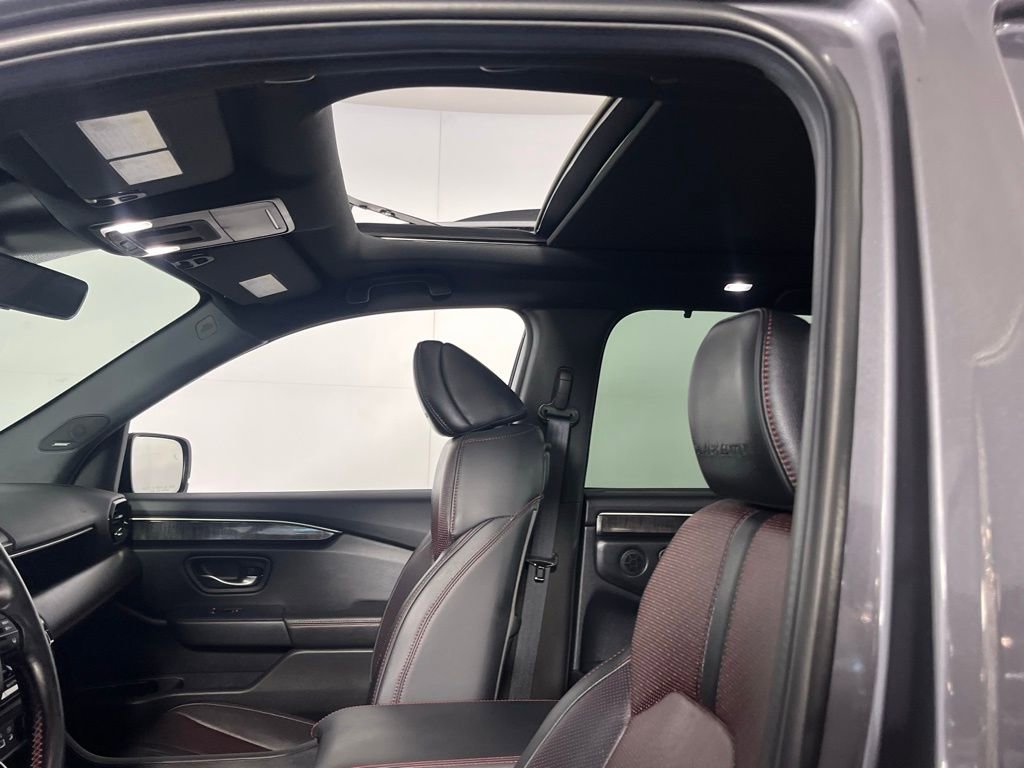 Used 2025 Honda Pilot Black Edition image 23