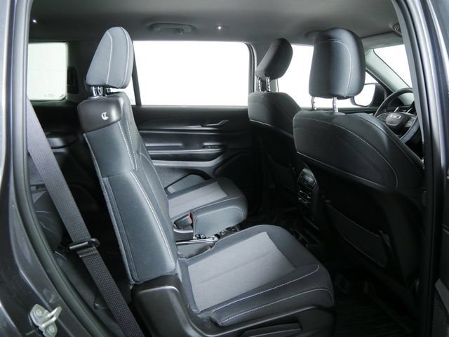 Used 2023 Jeep Grand Cherokee L Laredo w/ Luxury Tech Group I AWD/4WD image 13