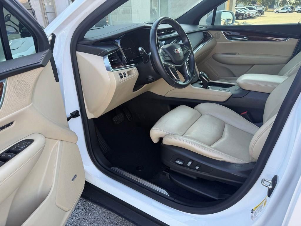 Used 2017 Cadillac XT5 Premium Luxury FWD image 13