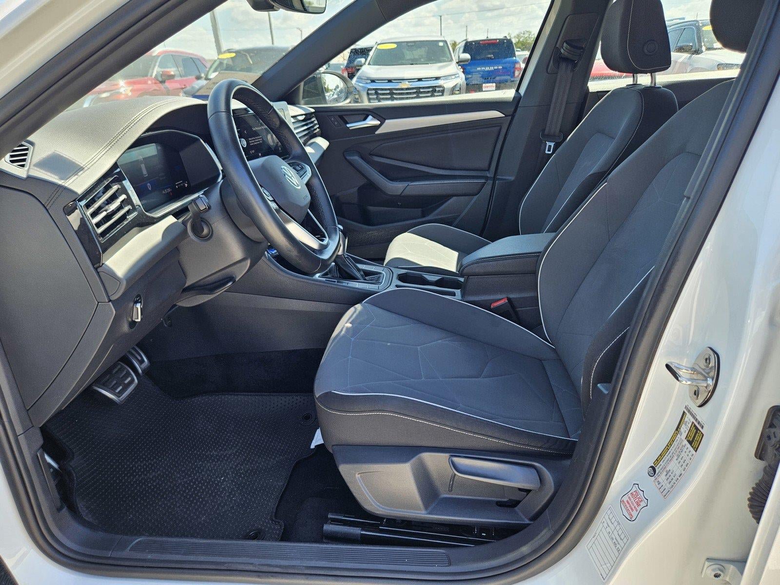 Used 2025 Volkswagen Jetta Sport FWD image 18
