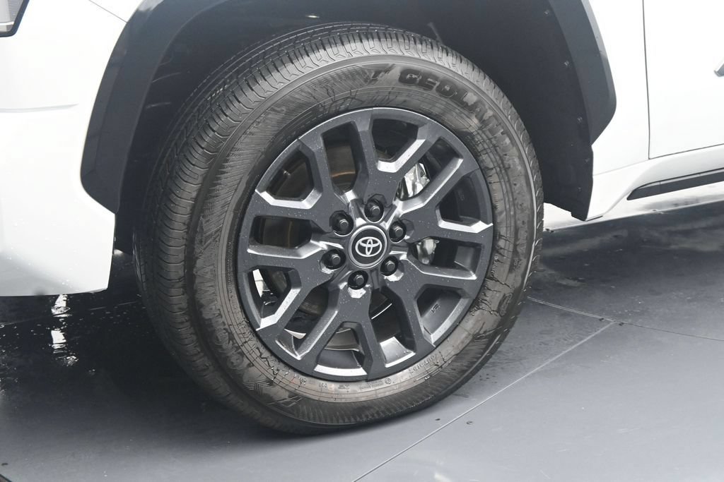 Used 2026 Toyota Tundra Platinum AWD/4WD image 12