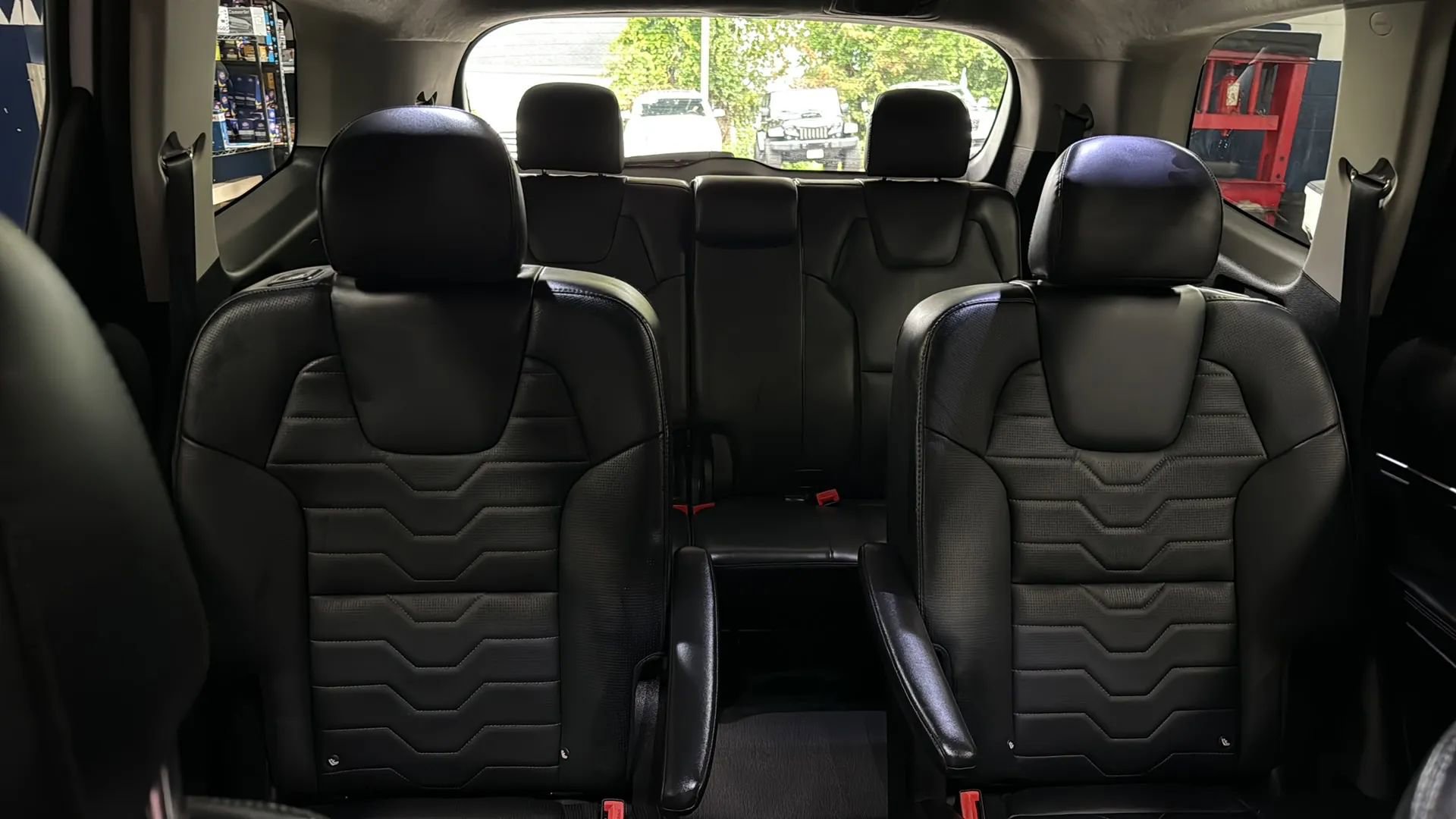 Used 2020 Kia Telluride SX w/ SX Prestige Package image 19