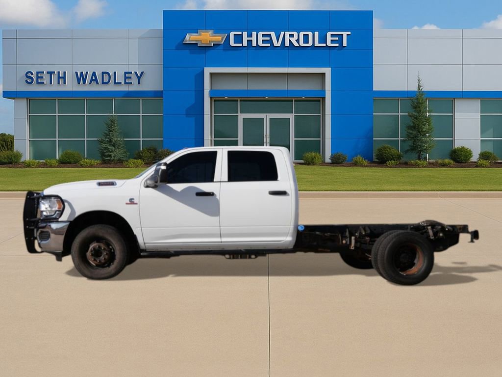 Used 2024 RAM 3500 Tradesman w/ Chrome Appearance Group AWD/4WD image 22