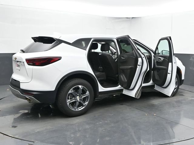 Used 2025 Chevrolet Blazer LT image 55