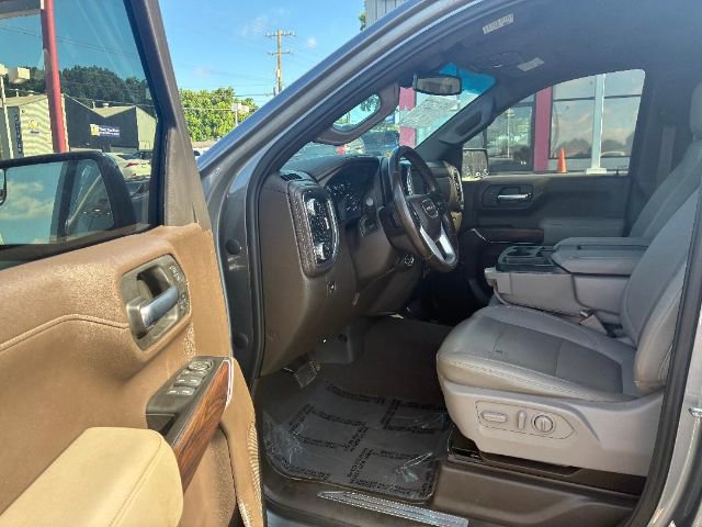 Used 2022 GMC Sierra 1500 SLT w/ X31 Off-Road Package AWD/4WD image 15