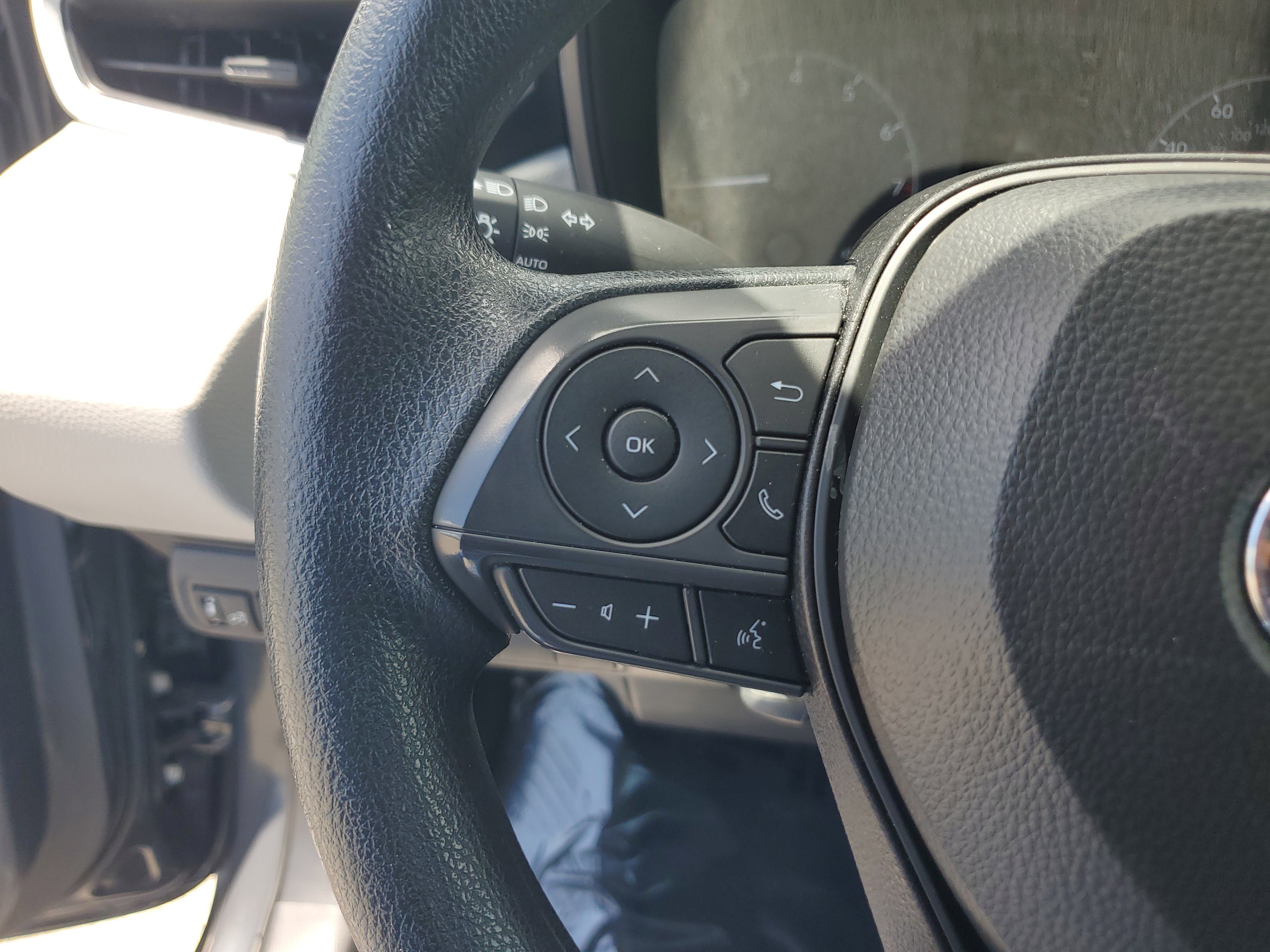 Used 2025 Toyota Corolla LE FWD image 19