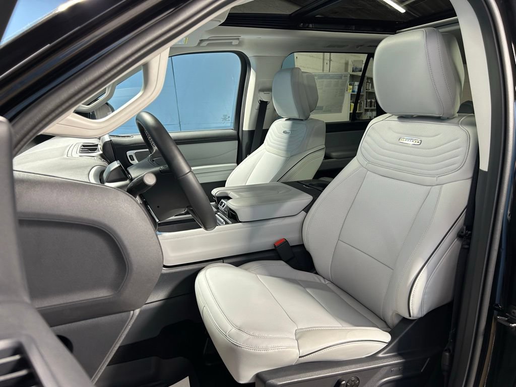 New 2026 Ford Expedition Max Platinum w/ Platinum Ultimate Package AWD/4WD image 17
