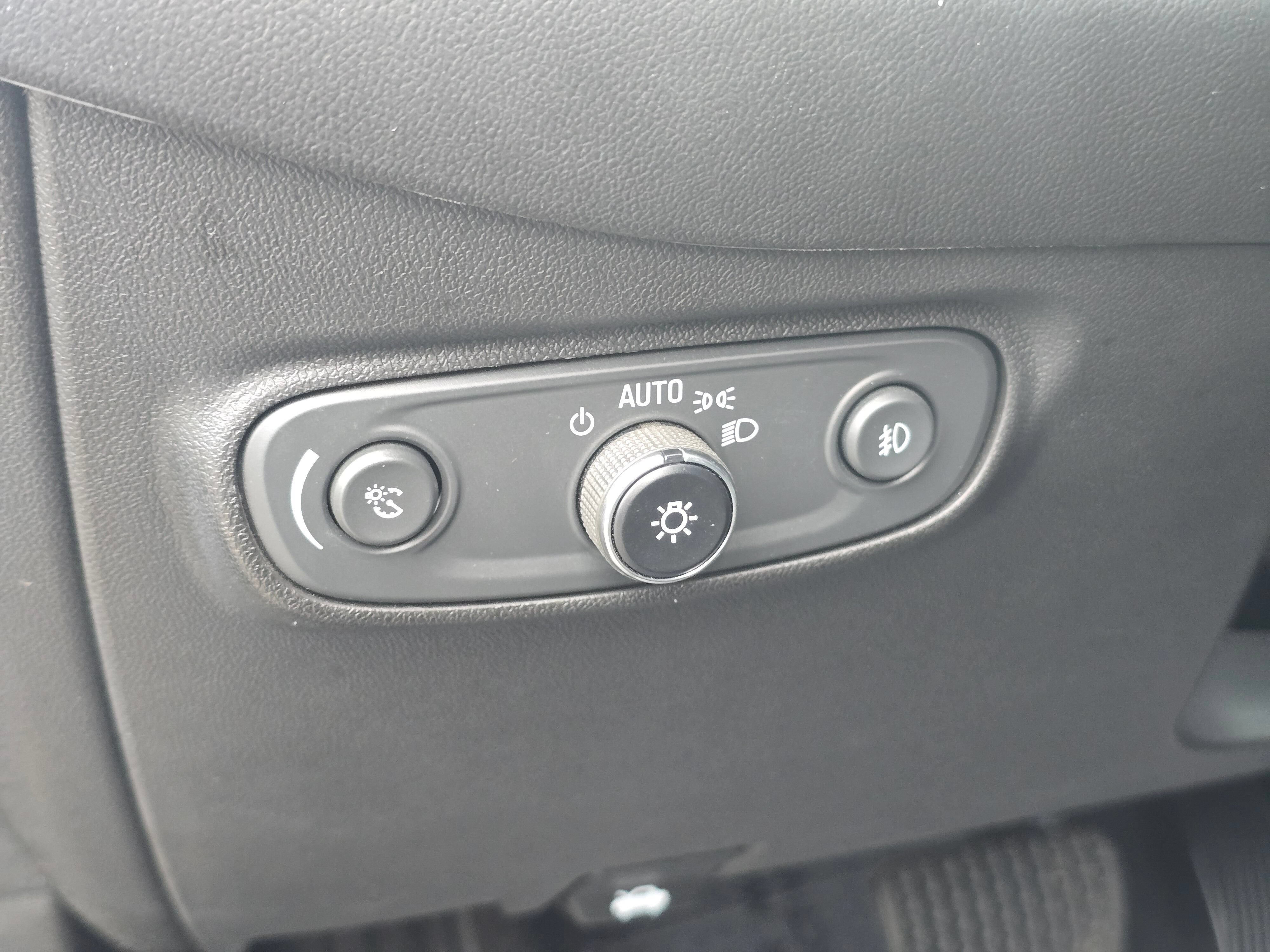 Used 2020 Chevrolet Equinox LT FWD image 24