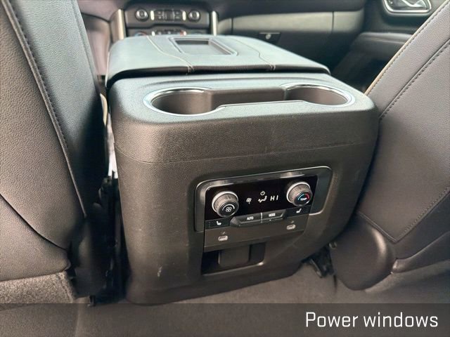 Used 2023 Chevrolet Suburban Premier image 33