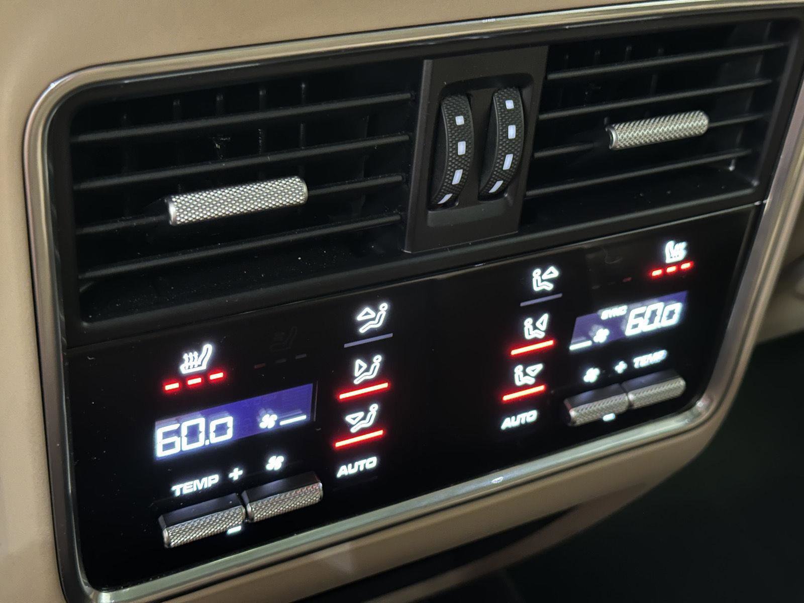 Certified 2022 Porsche Cayenne image 33