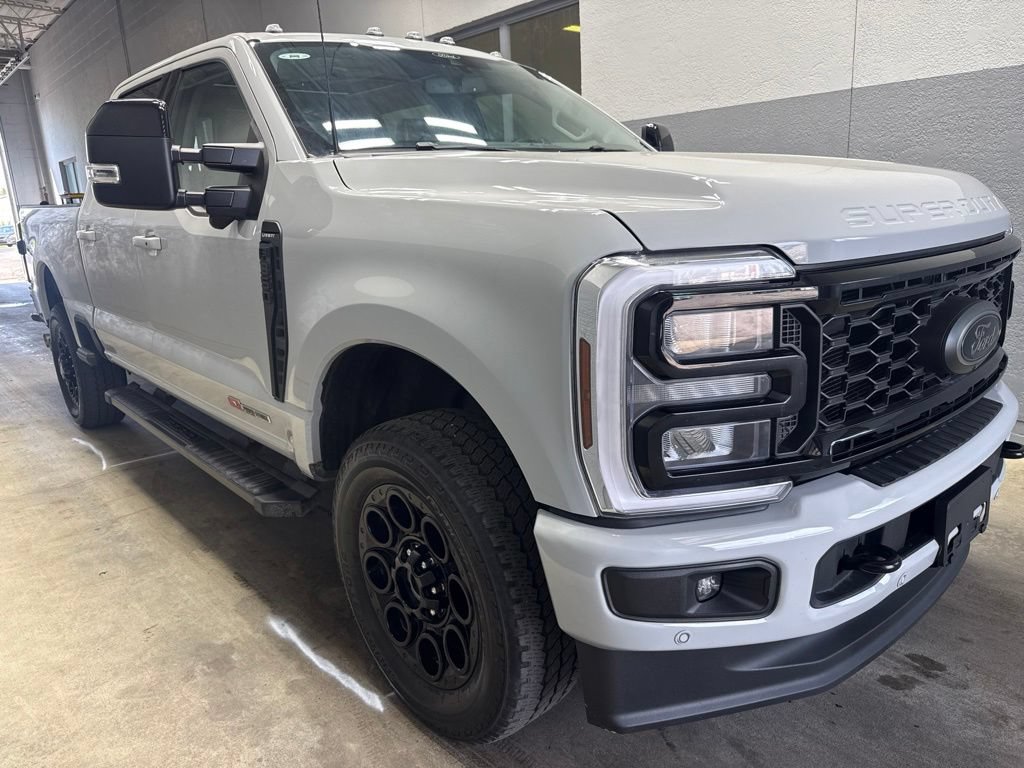 Used 2025 Ford F350 Lariat w/ Lariat Ultimate Package AWD/4WD image 5