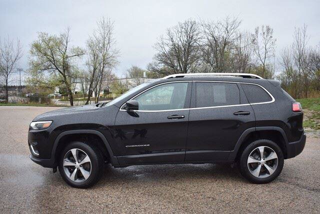 Used 2019 Jeep Cherokee Limited w/ Luxury Group AWD/4WD image 3