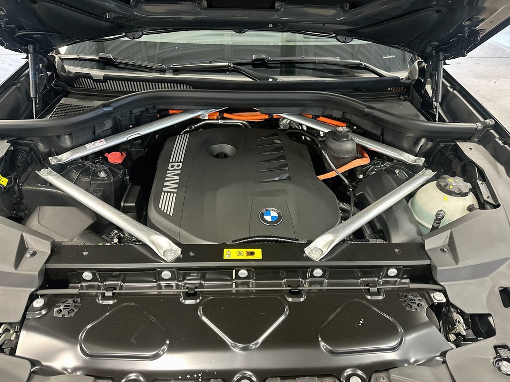 New 2026 BMW X5 xDrive50e w/ M Sport Package AWD/4WD image 32