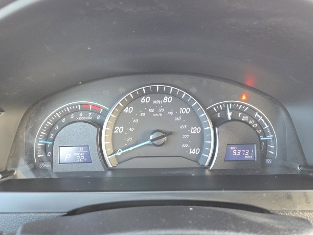 Used 2014 Toyota Camry L image 15