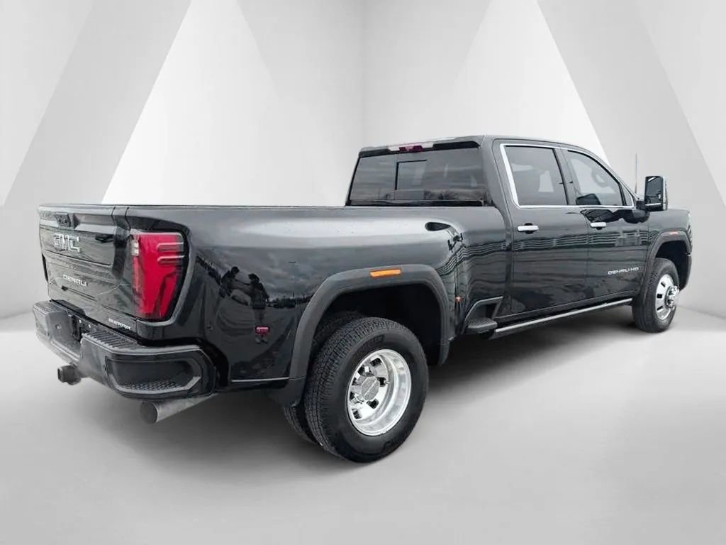 New 2026 GMC Sierra 3500 Denali Ultimate image 4
