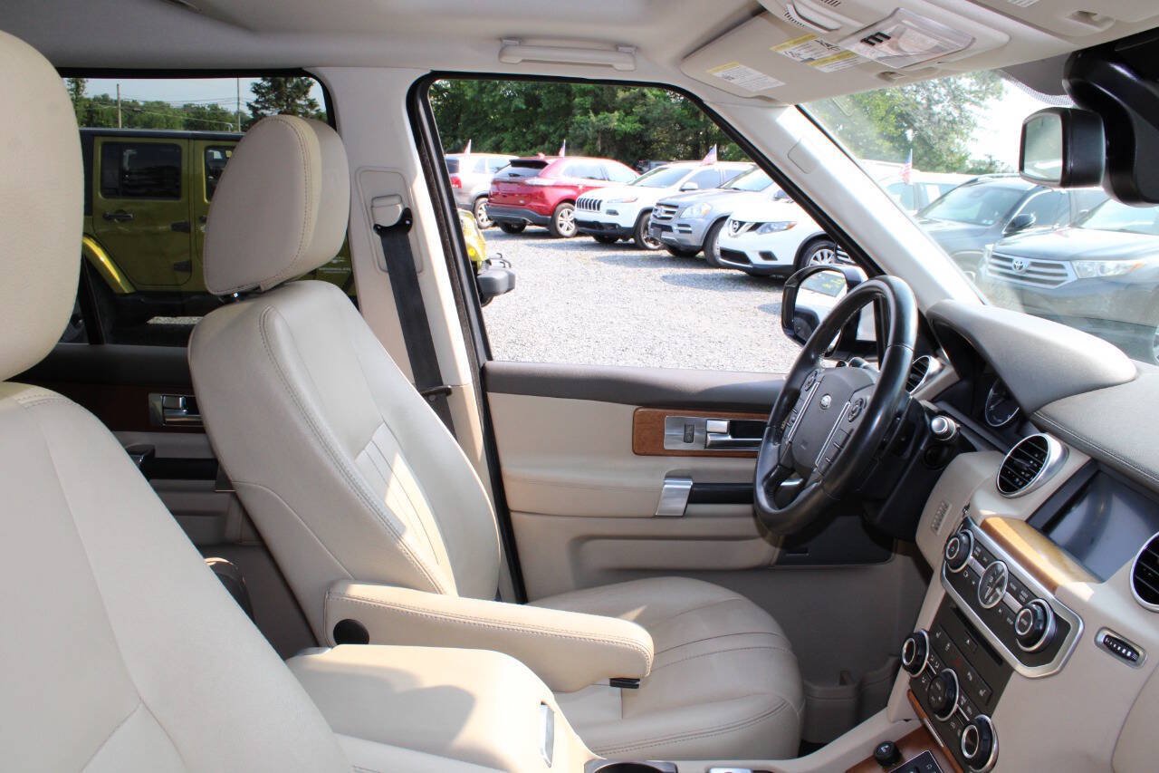 Used 2016 Land Rover LR4 HSE Silver Edition AWD/4WD image 11