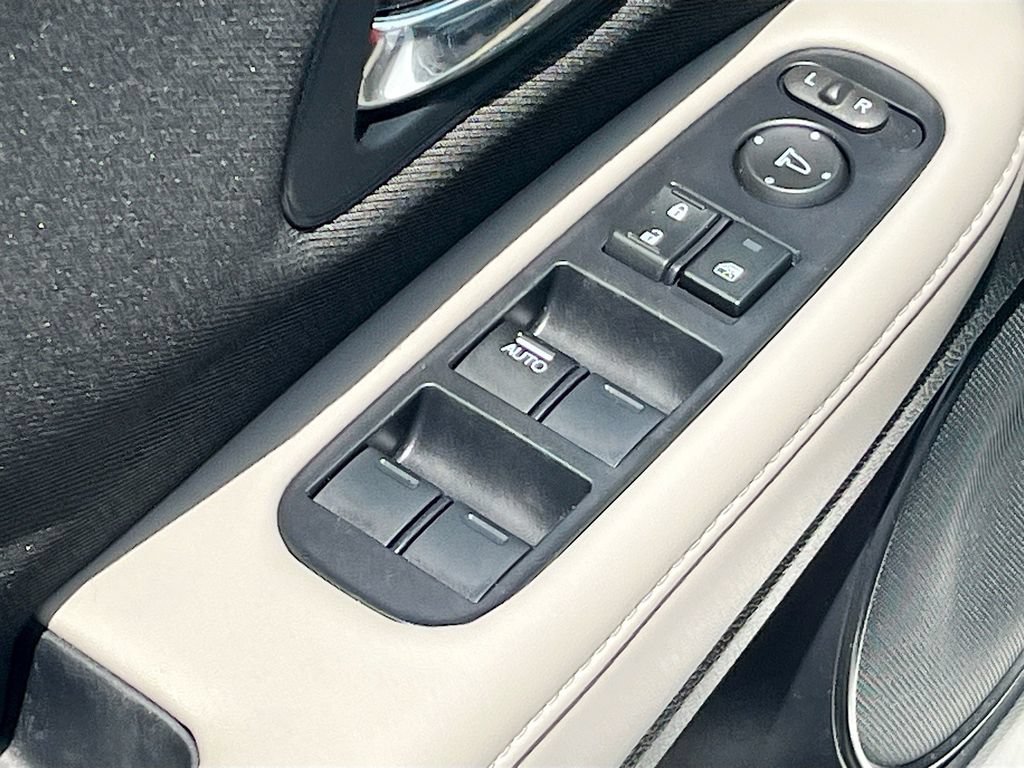 Used 2021 Honda HR-V LX image 17