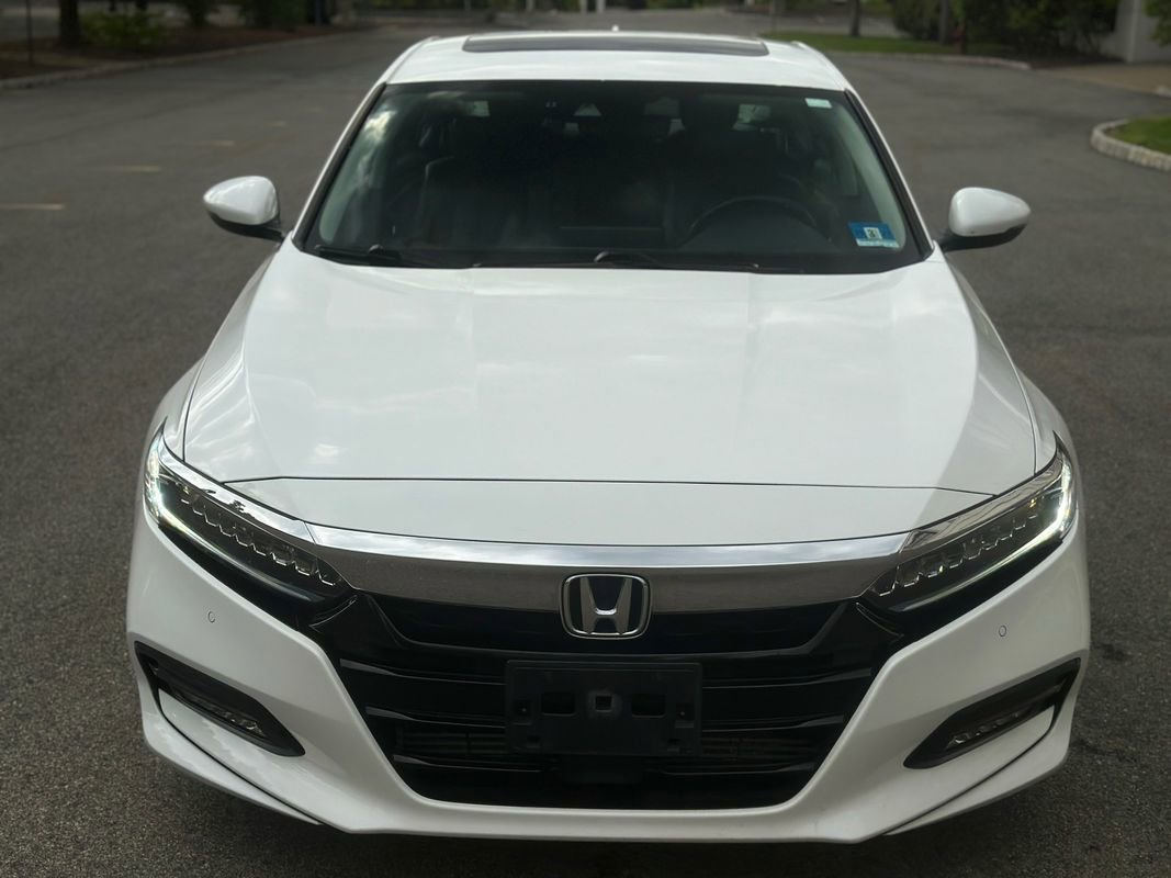 Used 2020 Honda Accord Touring image 2