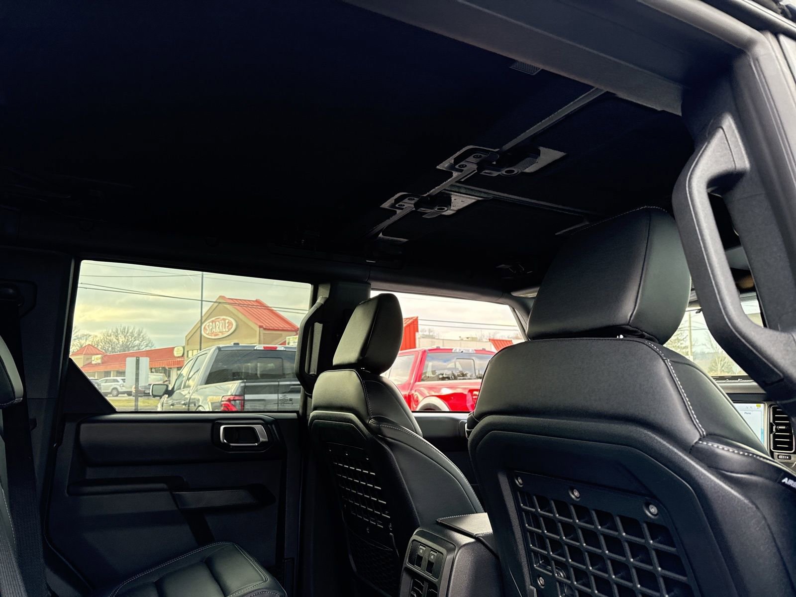 New 2025 Ford Bronco Badlands image 32