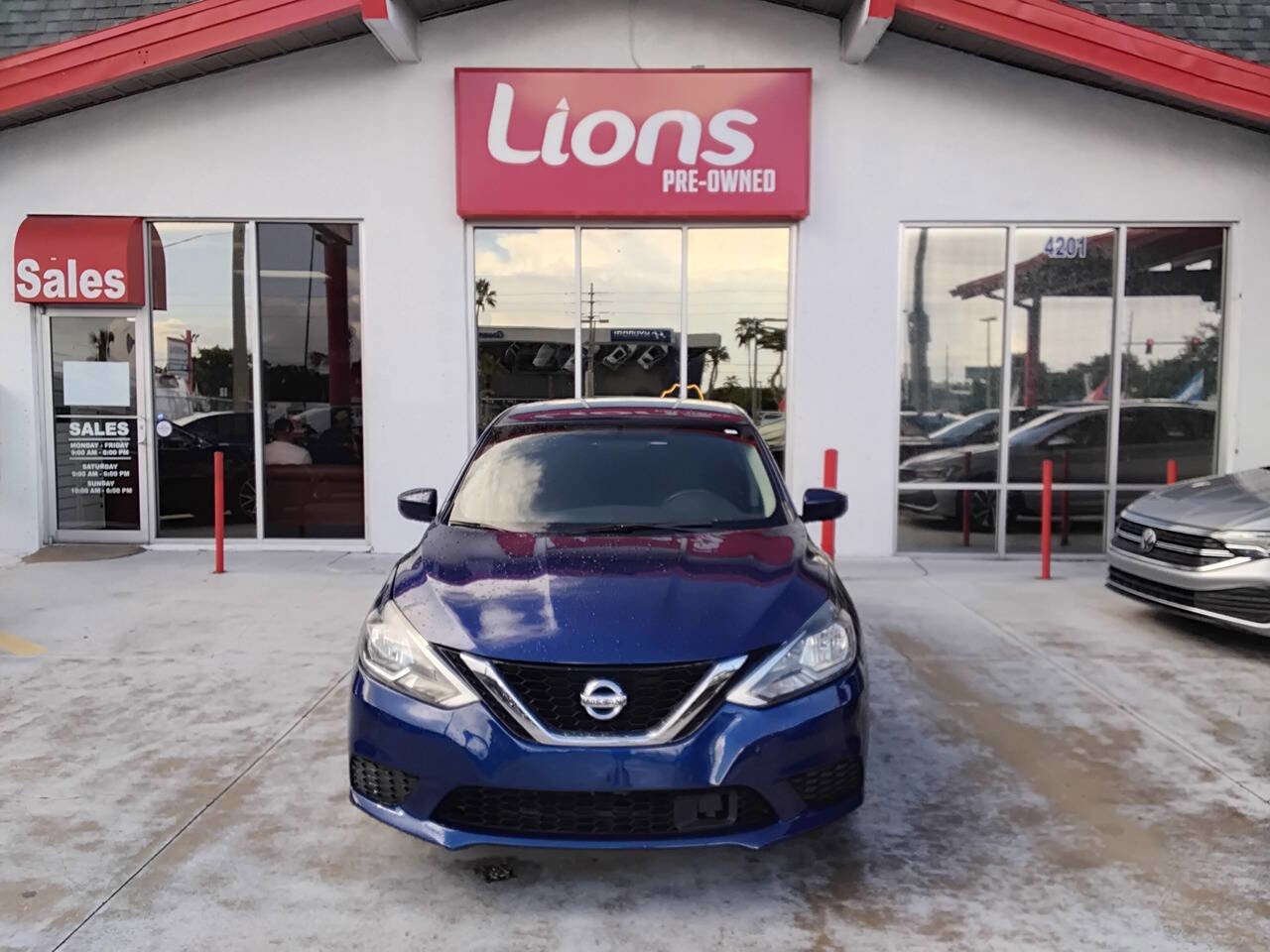 Used 2019 Nissan Sentra SV FWD image 1