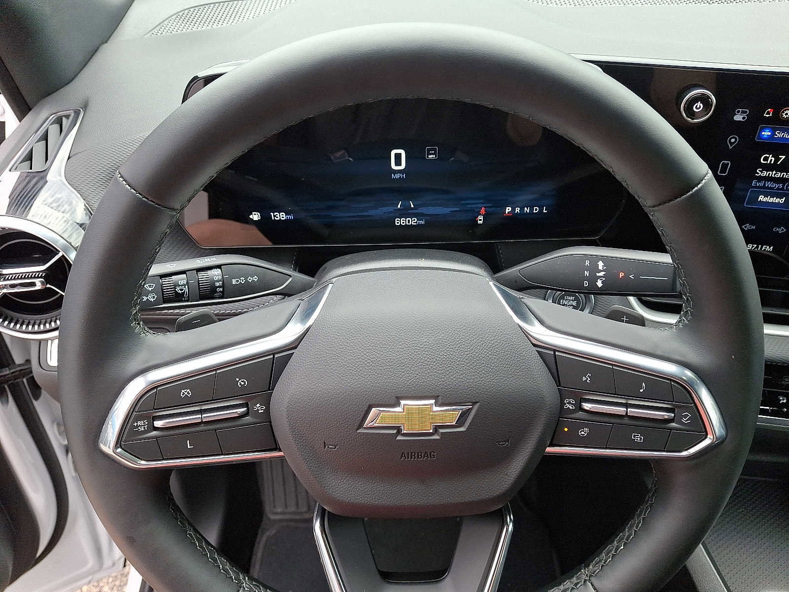 Used 2025 Chevrolet Equinox LT w/ Safety and Technology Package image 19