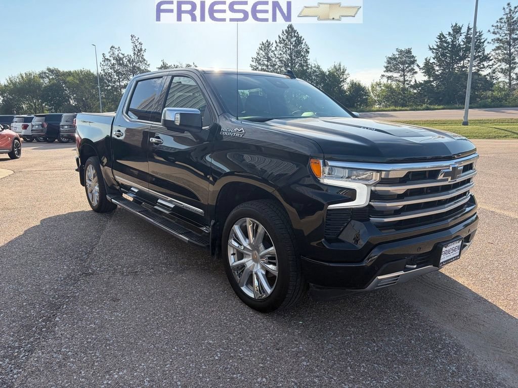Used 2025 Chevrolet Silverado 1500 High Country w/ High Country Premium Package AWD/4WD image 8
