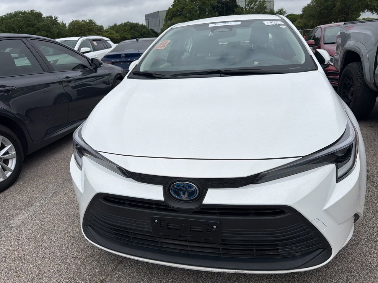 Used 2025 Toyota Corolla LE image 2