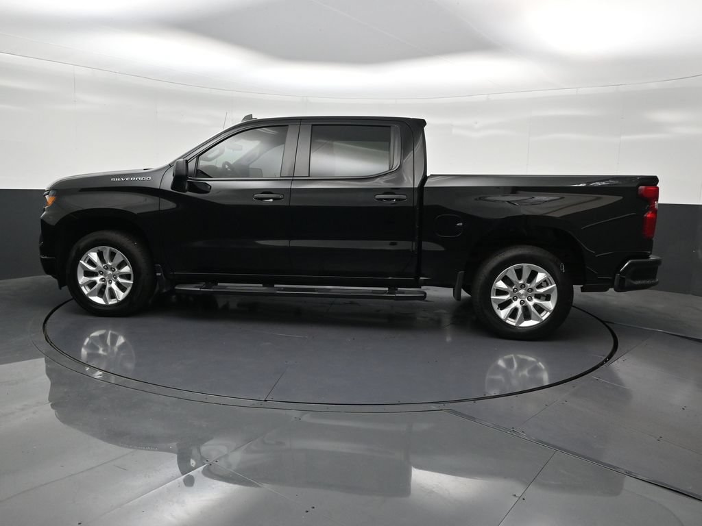 Used 2024 Chevrolet Silverado 1500 Custom RWD image 2