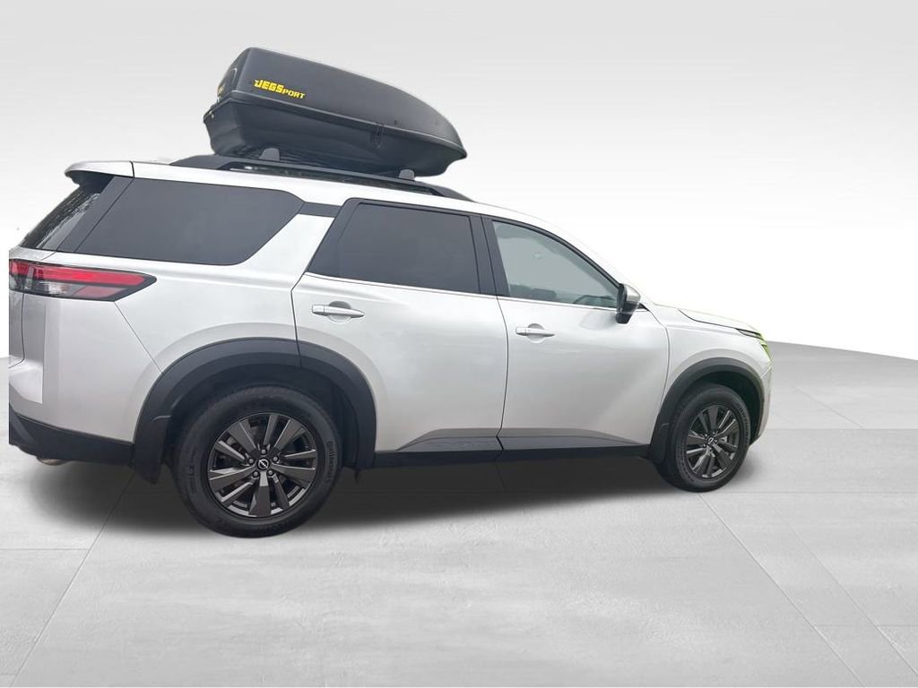 Used 2022 Nissan Pathfinder SV w/ SV Premium Package image 14