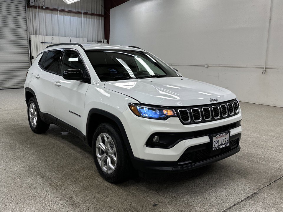 Used 2025 Jeep Compass Latitude w/ Convenience Group image 23