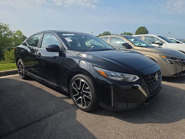 Certified 2025 Nissan Sentra SR FWD image 1