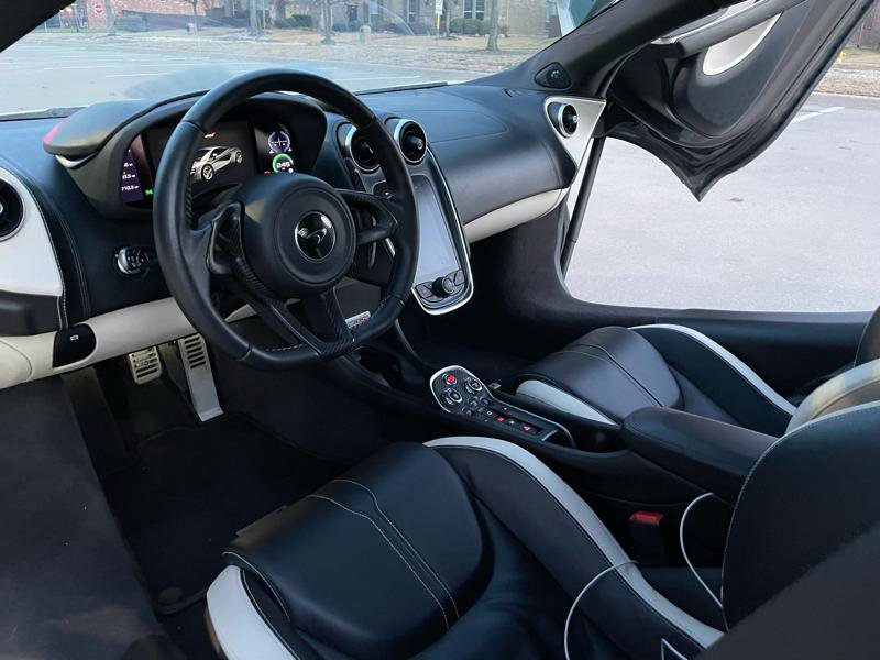 Used 2017 McLaren 570S Coupe RWD image 26