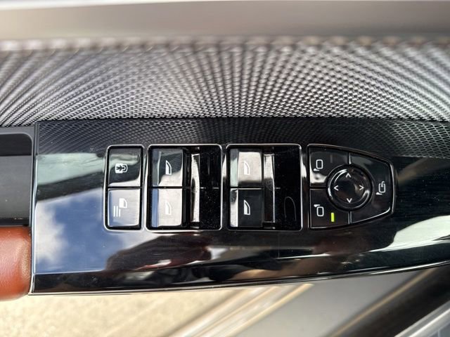 Used 2023 BMW 760i xDrive image 15