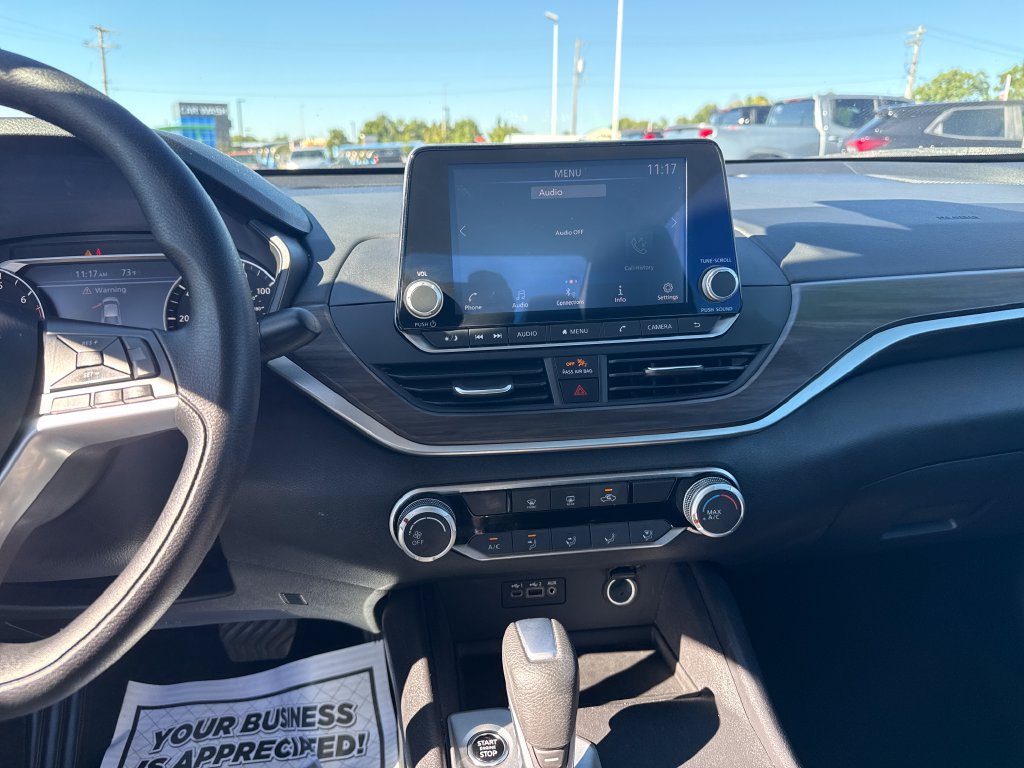 Used 2025 Nissan Altima 2.5 SV AWD/4WD image 18