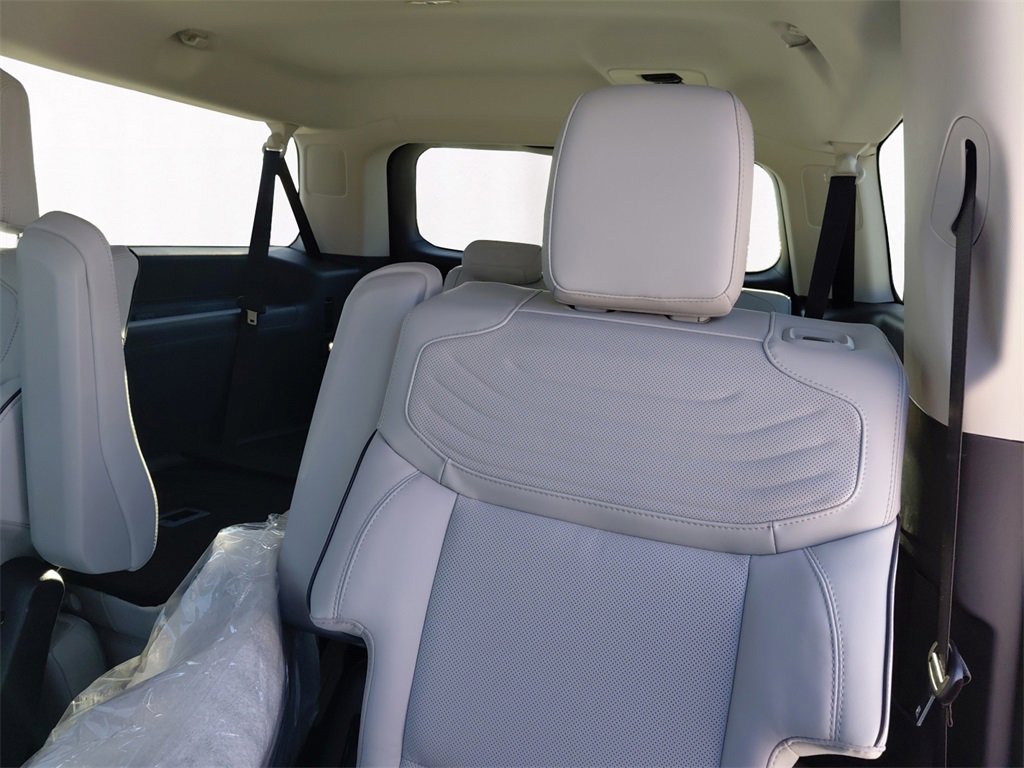 New 2025 Ford Expedition Max Platinum w/ Platinum Ultimate Package image 13