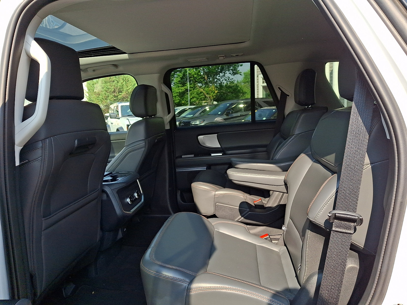 Certified 2025 Ford Expedition Active AWD/4WD image 11