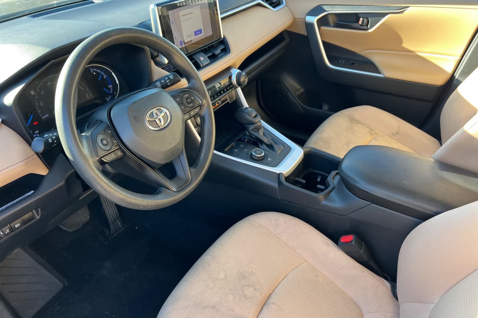 Used 2023 Toyota RAV4 LE AWD/4WD image 9