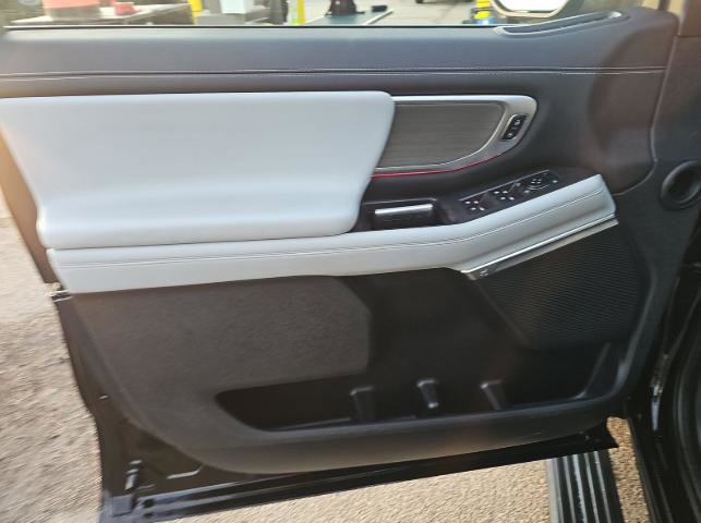 Used 2025 Ford Expedition Max Platinum image 16