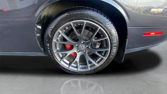 Used 2017 Dodge Challenger SRT w/ Technology Group image 32
