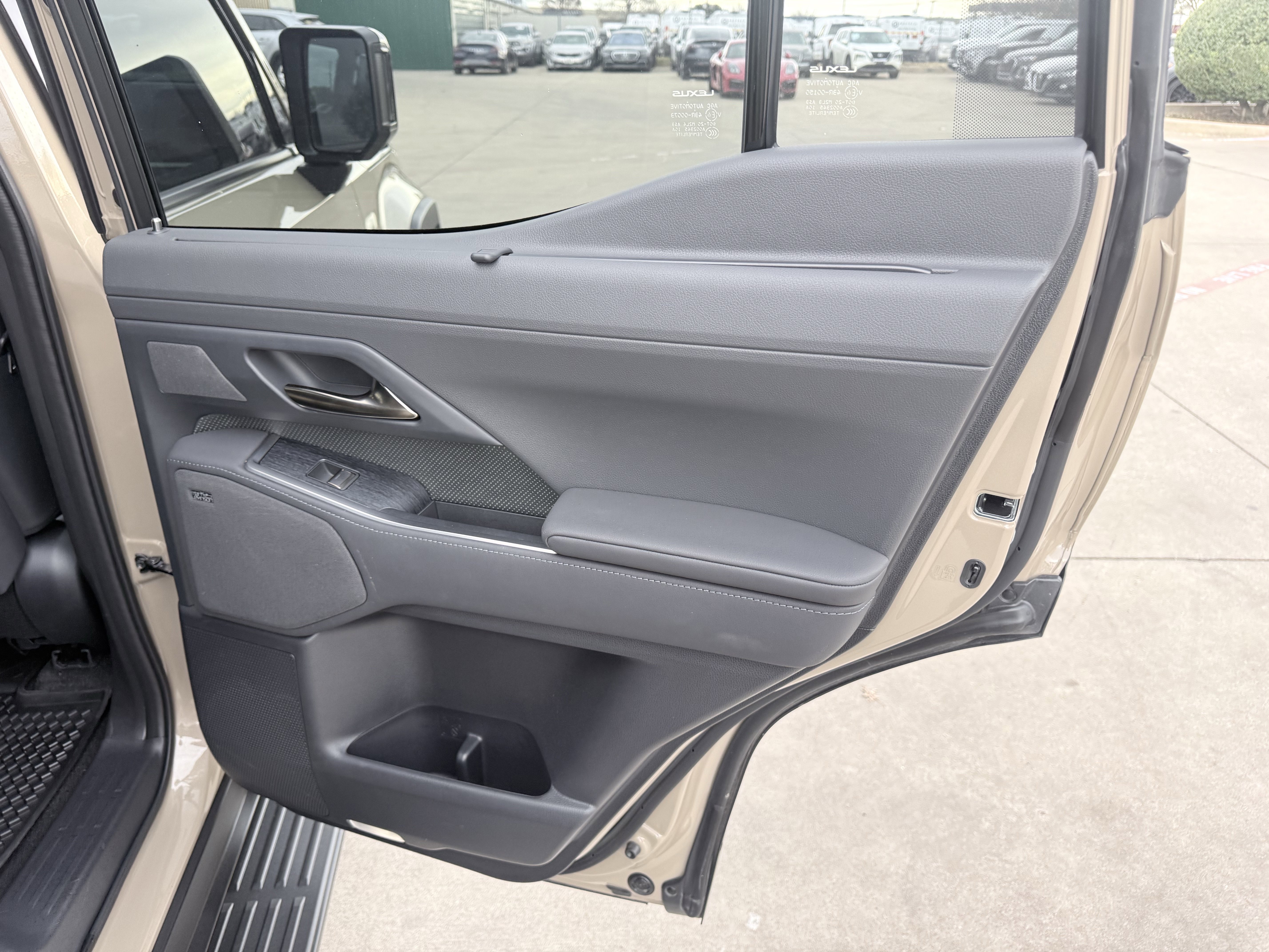 Used 2025 Lexus GX 550 image 47