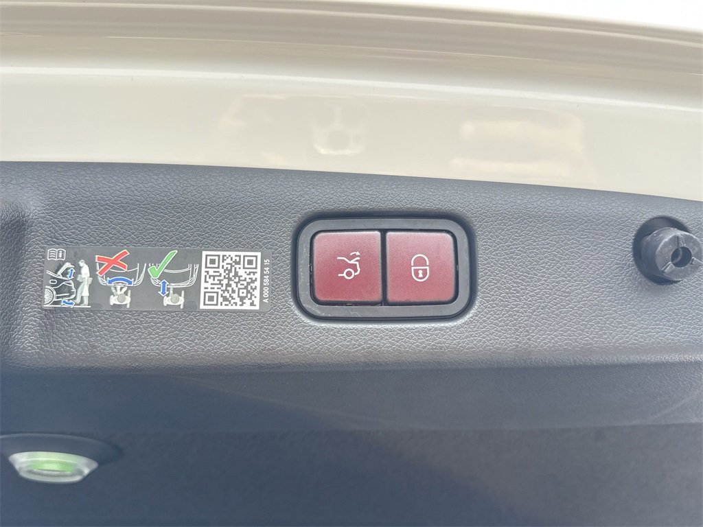 Used 2025 Mercedes-Benz E 350 4MATIC Sedan image 16