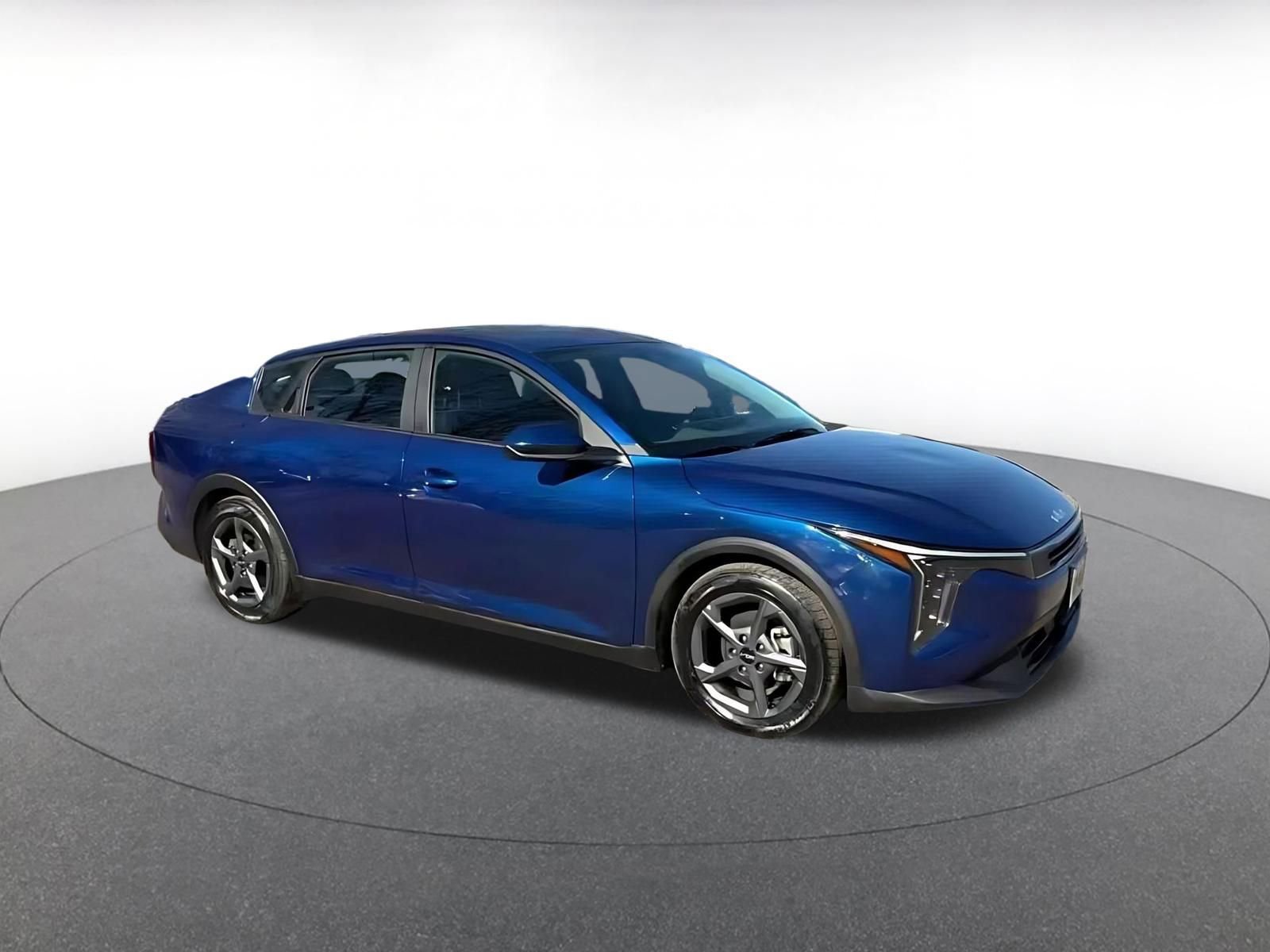 Used 2025 Kia K4 FWD image 2