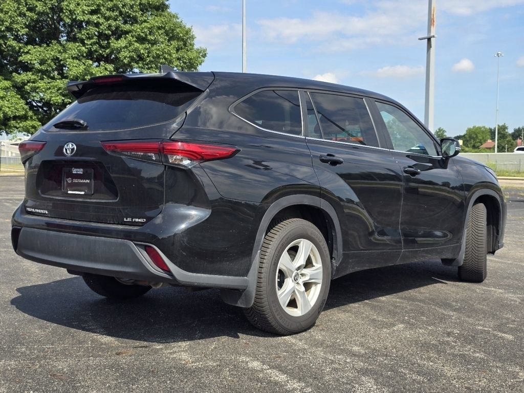 Used 2023 Toyota Highlander LE AWD/4WD image 15