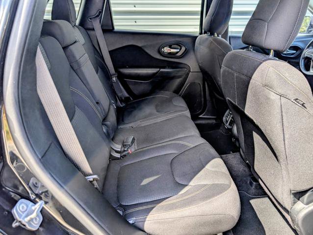 Used 2016 Jeep Cherokee Latitude image 20