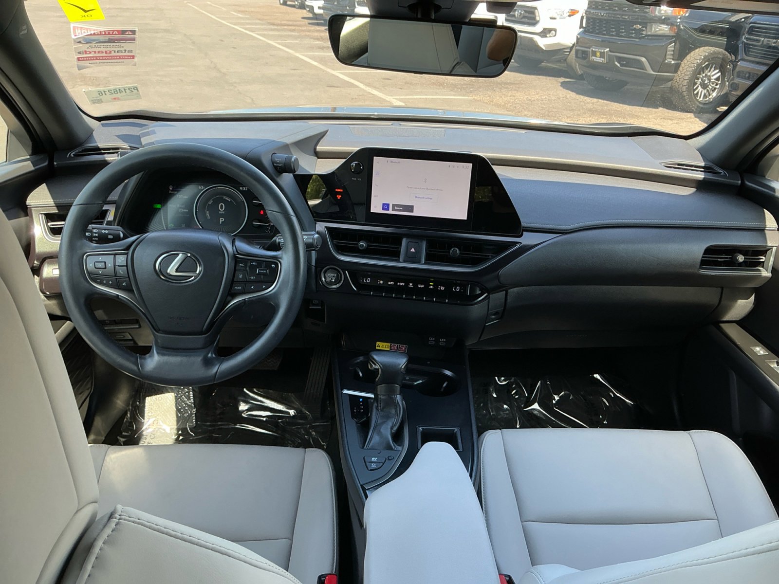 Used 2023 Lexus UX 250h FWD w/ Accessory Package (Z2) image 17