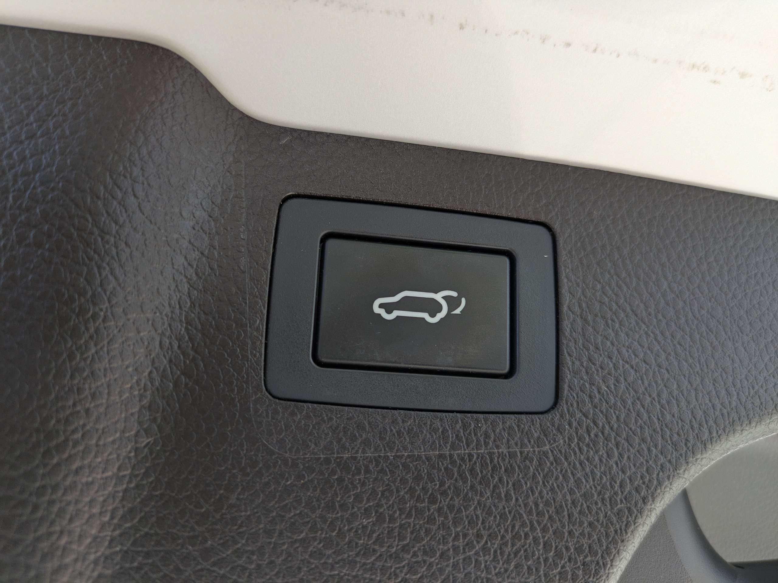 Used 2017 Hyundai Santa Fe Sport w/ 2.4L Tech Package 04 FWD image 12