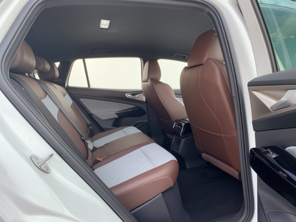 Certified 2023 Volkswagen ID.4 2WD image 28