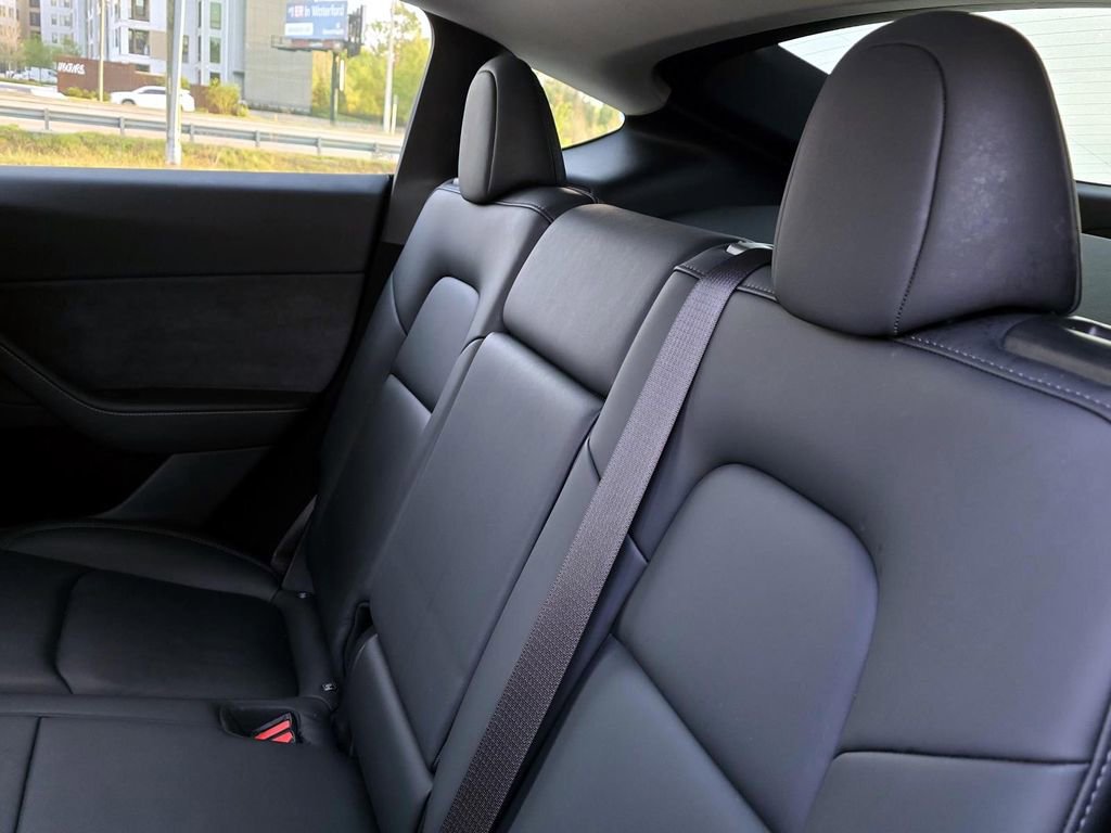 Used 2024 Tesla Model Y Long Range image 30
